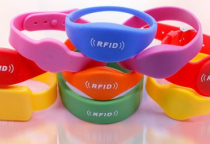  Vòng đeo tay Gắn Chip RFID